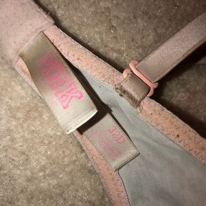 PINK Victoria's Secret Intimates & Sleepwear - PINK bra 32D PINK Victoria's Secret Intimates & Sleepwear - PINK bra 32D